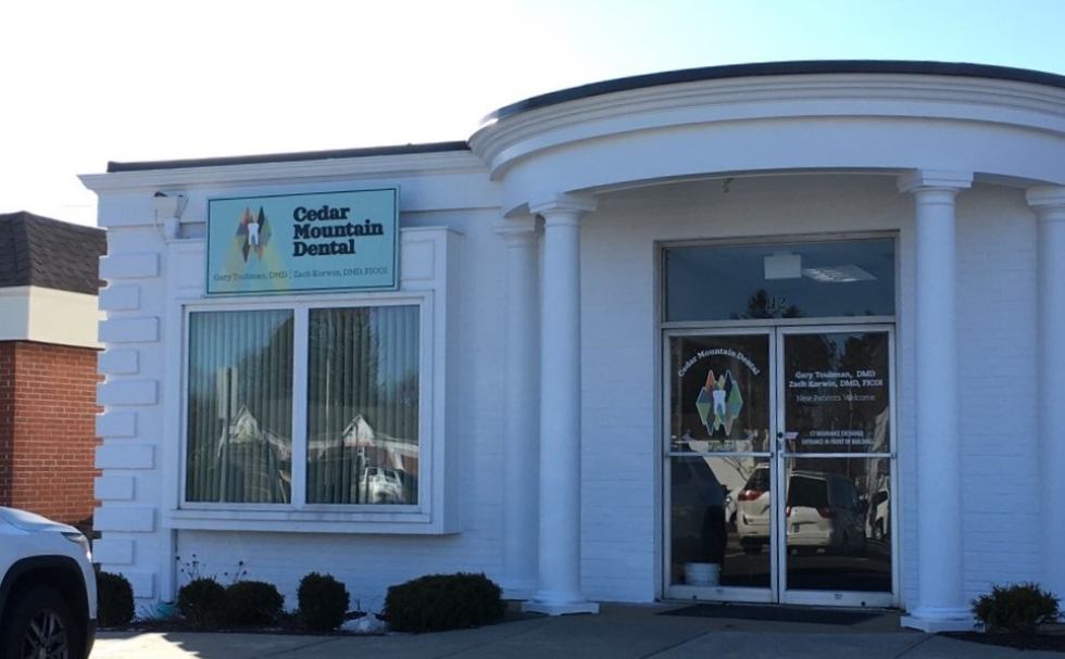 Outside view of Cedar Mountain Dental office building